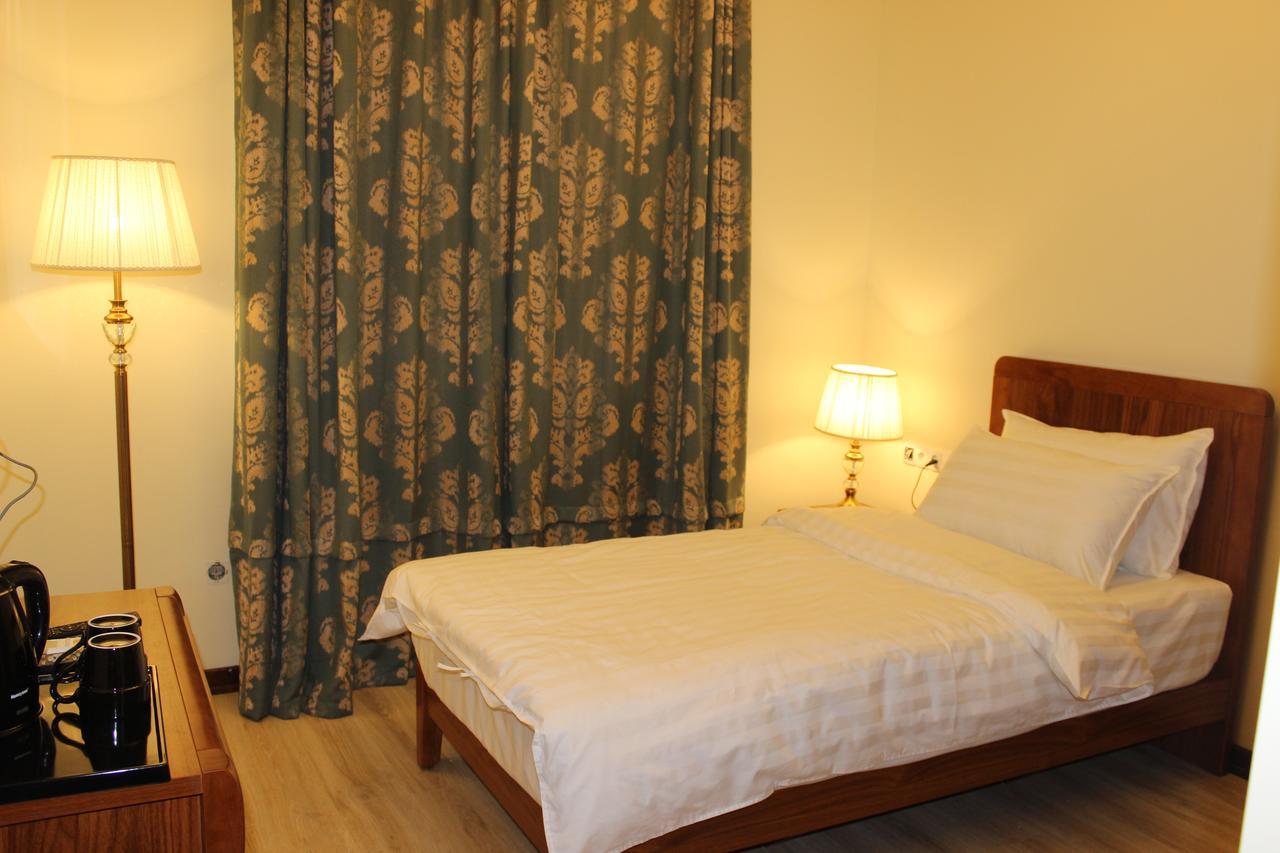 Kok-Art Hotel Jalal-Abad Exterior photo